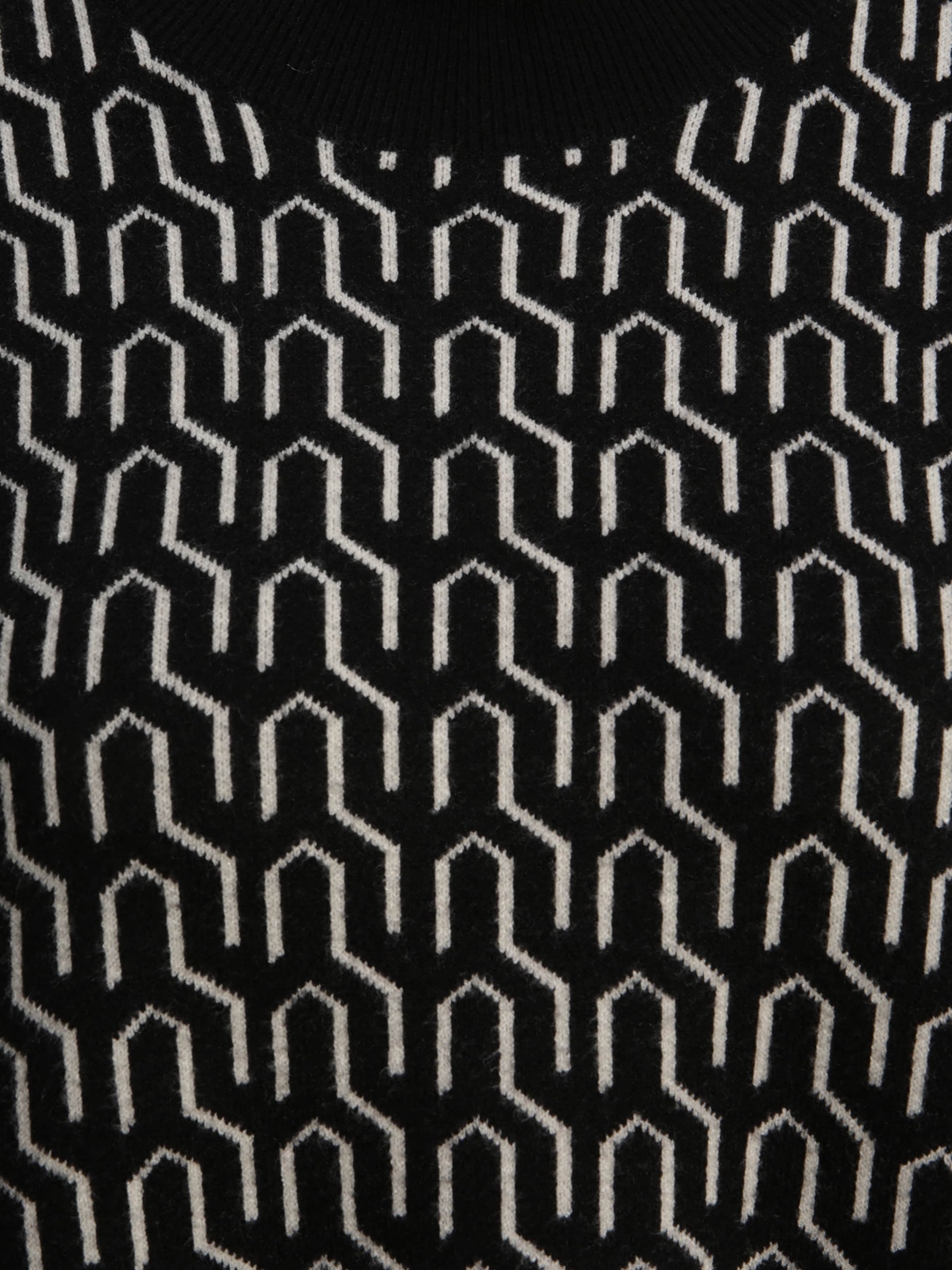 Vero Moda Tall Трикотажное платье 'GOLD ART' в Черный