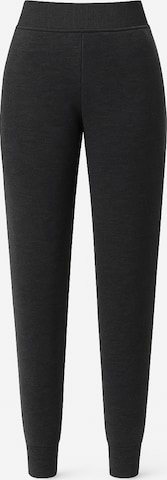 Alexa Dash Pants in Black: front