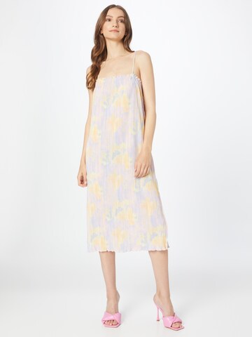 Monki Summer Dress in Pink: front