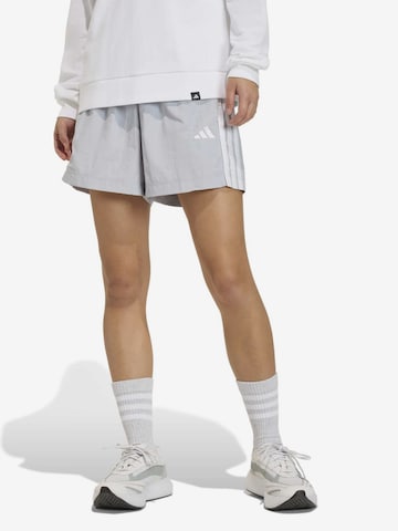 ADIDAS SPORTSWEAR Loosefit Urheiluhousut värissä harmaa: etupuoli