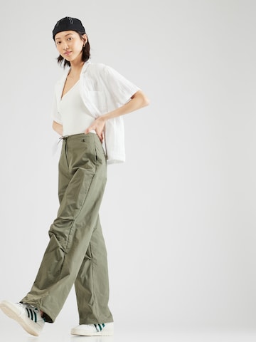Calvin Klein Jeans Loose fit Pants in Green