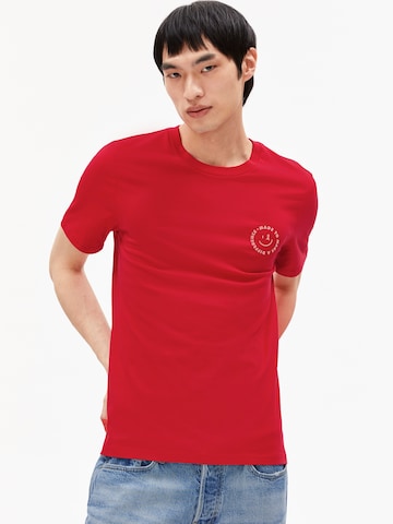 ARMEDANGELS Shirt 'Jaames Smiley' in Rood: voorkant
