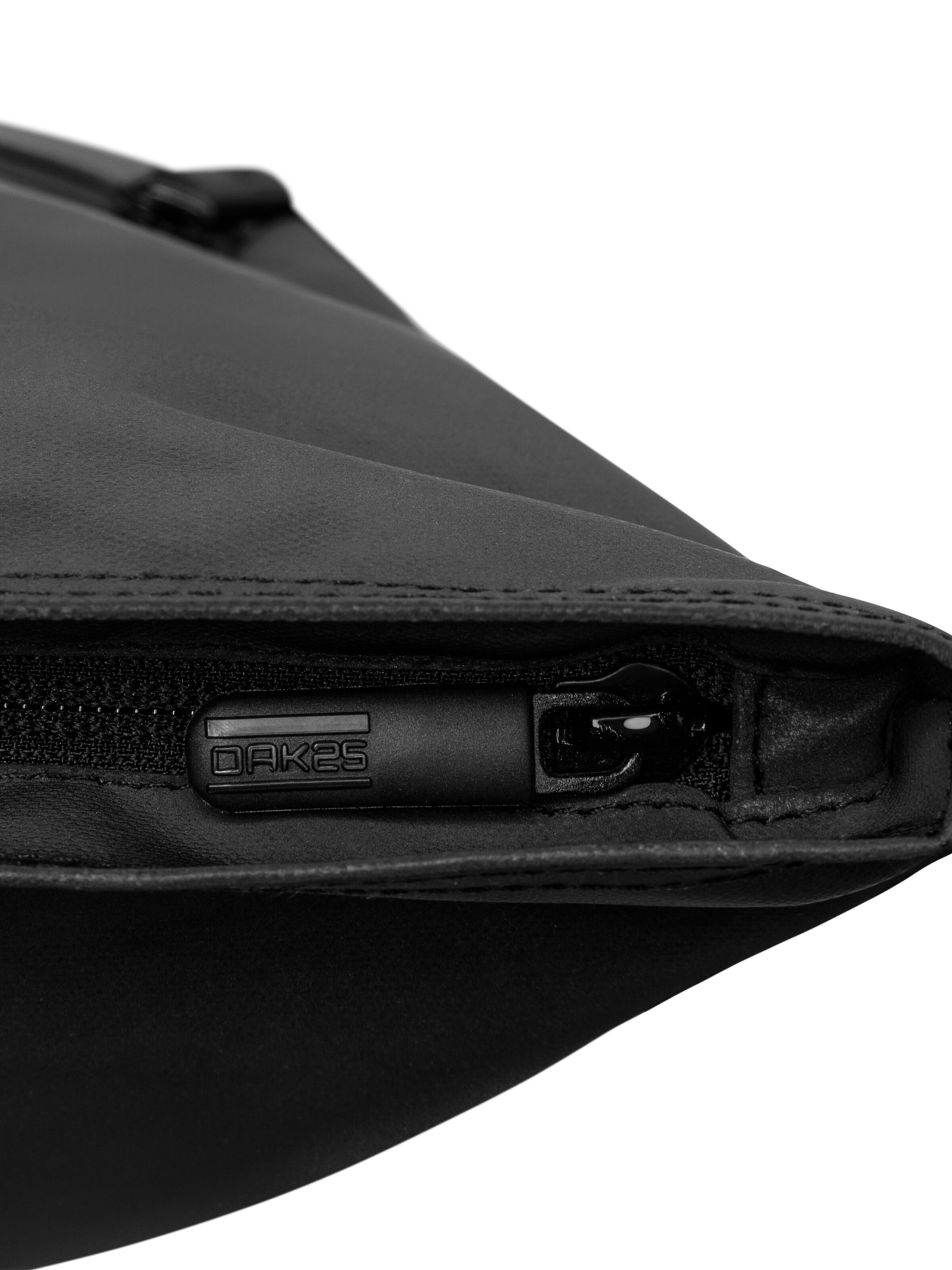 OAK25 Batoh 'Luminite Rolltop Lite' - Čierna