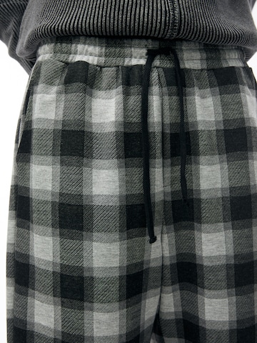 Pull&Bear Loosefit Hose in Grau