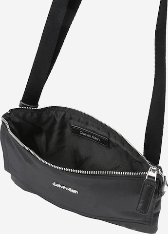 Borsa a tracolla di Calvin Klein in nero