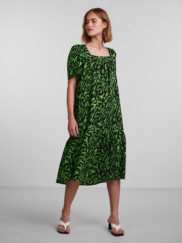 Rochie 'Lonse' de la PIECES pe verde