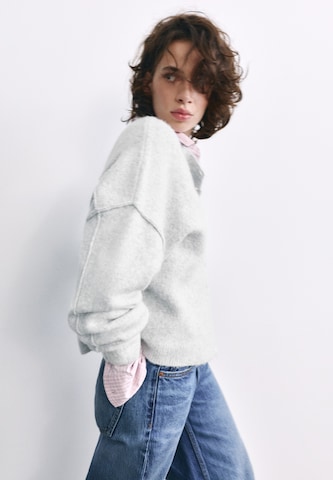 Pull&Bear Pletena jopa | siva barva