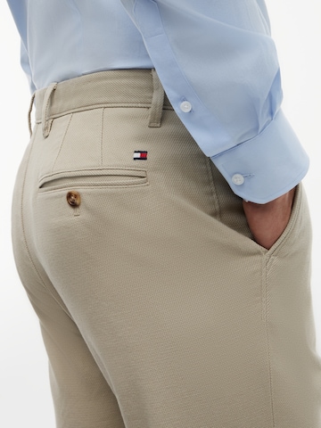 TOMMY HILFIGER Normální Chino kalhoty 'Denton' – béžová