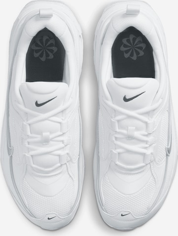 Baskets basses 'AIR MAX BLISS' Nike Sportswear en blanc