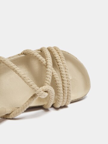 Pull&Bear Sandal i vit