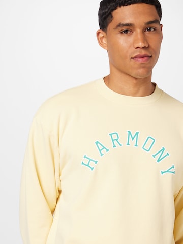 Harmony Paris Sweatshirt 'SAEL' in Geel