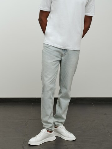 regular Jeans 'Essential' di DAN FOX APPAREL in blu: frontale
