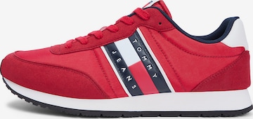 Baskets basses 'Classic' Tommy Jeans en rouge : devant