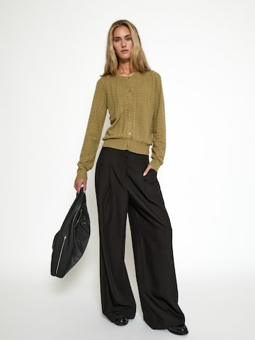 Cardigan 'Rosy' Peppercorn en vert : devant