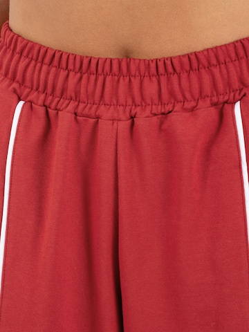 Smilodox Loosefit Jogginghose ' Veyt ' in Rot