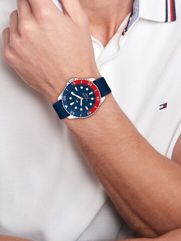 Montre à affichage analogique 'OCEANIC' TOMMY HILFIGER en bleu