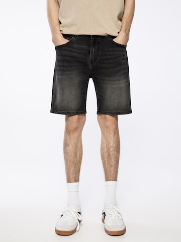 Pull&Bear Regular Shorts in Schwarz: predná strana