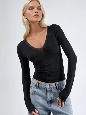 Busem - Top em preto: frente