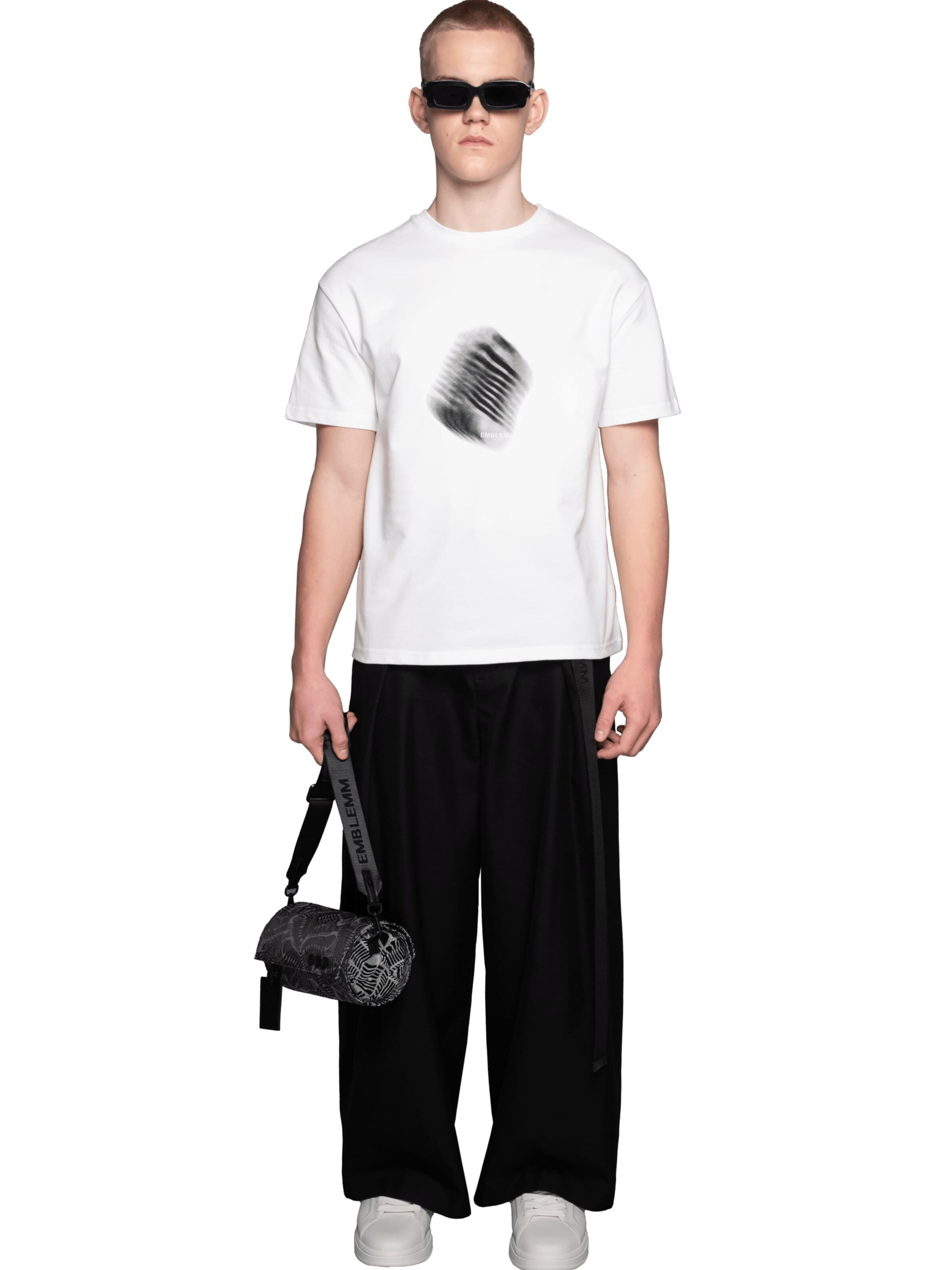 EMBLEMM Shirt 'Blurred Mic' in White: front
