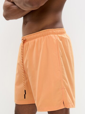 Pull&Bear Badeshorts in Orange