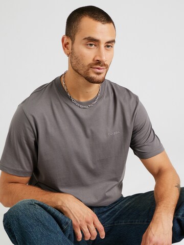 GABBA Shirt in Grey: front