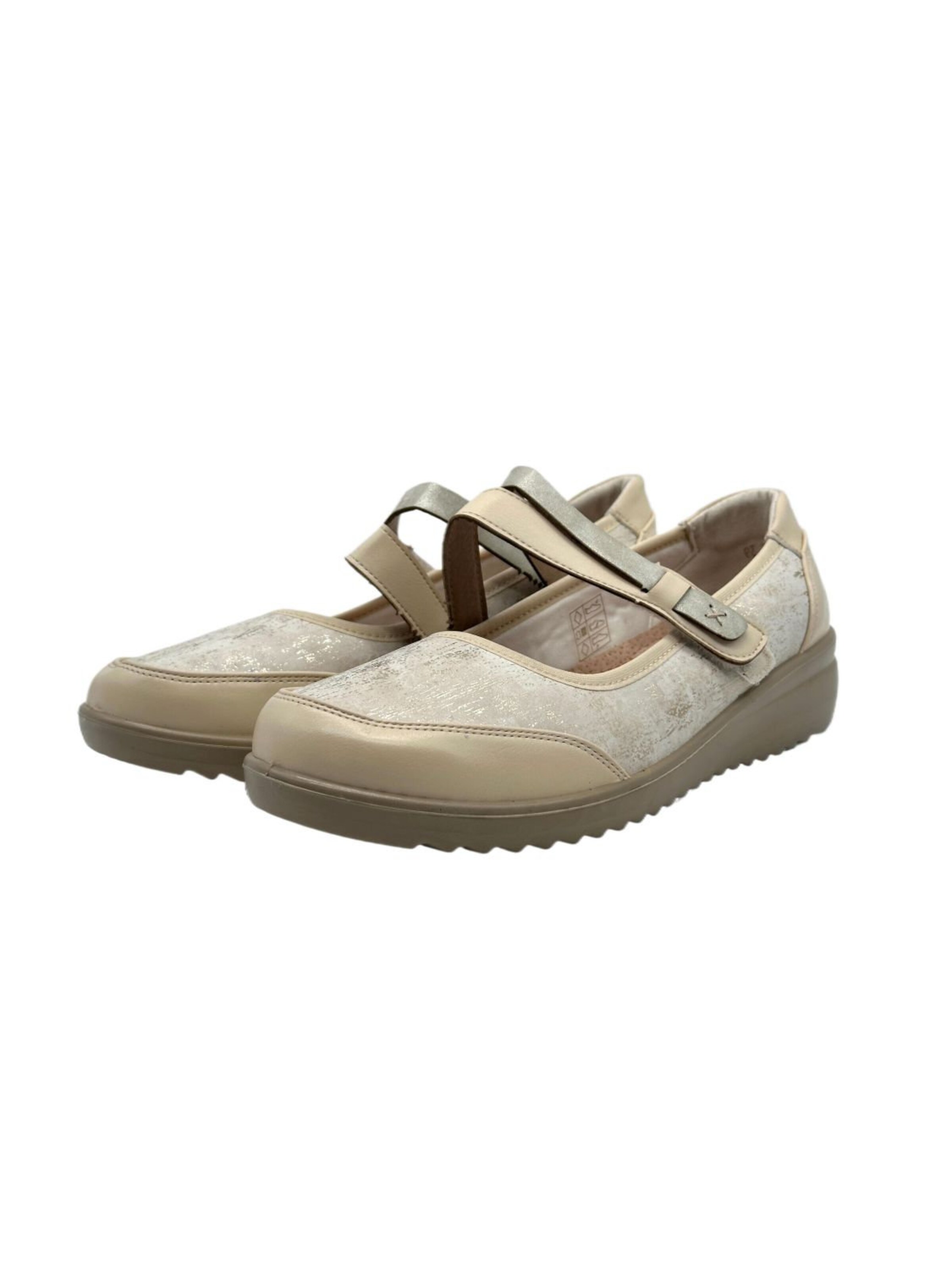 Nowaland Classic Flats in Beige