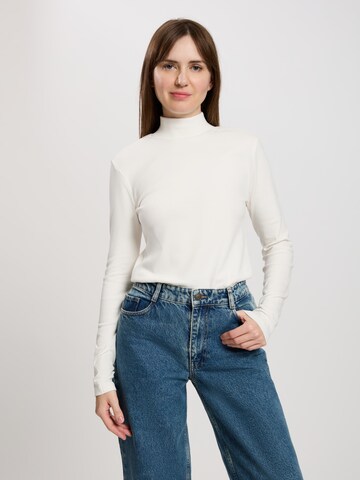 CROSS JEANS Shirt in Weiß: Vorderseite