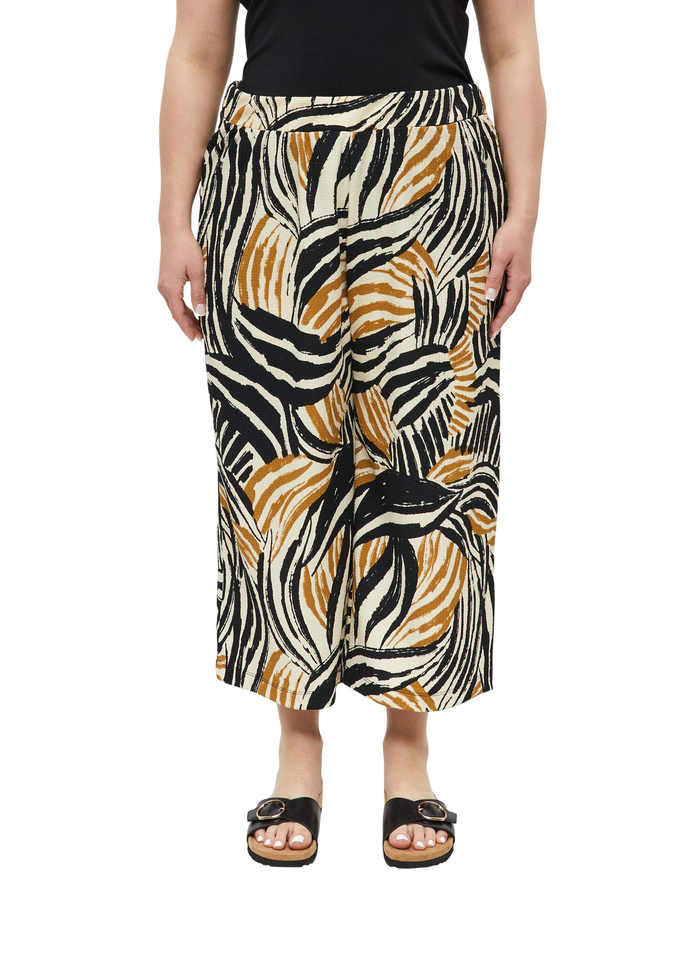 s.Oliver Wide leg Pants in Beige: front