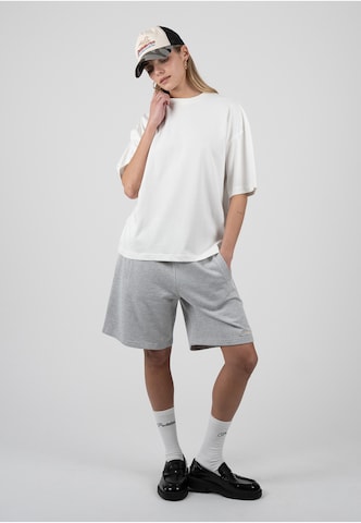 T-Shirt Prohibited en blanc