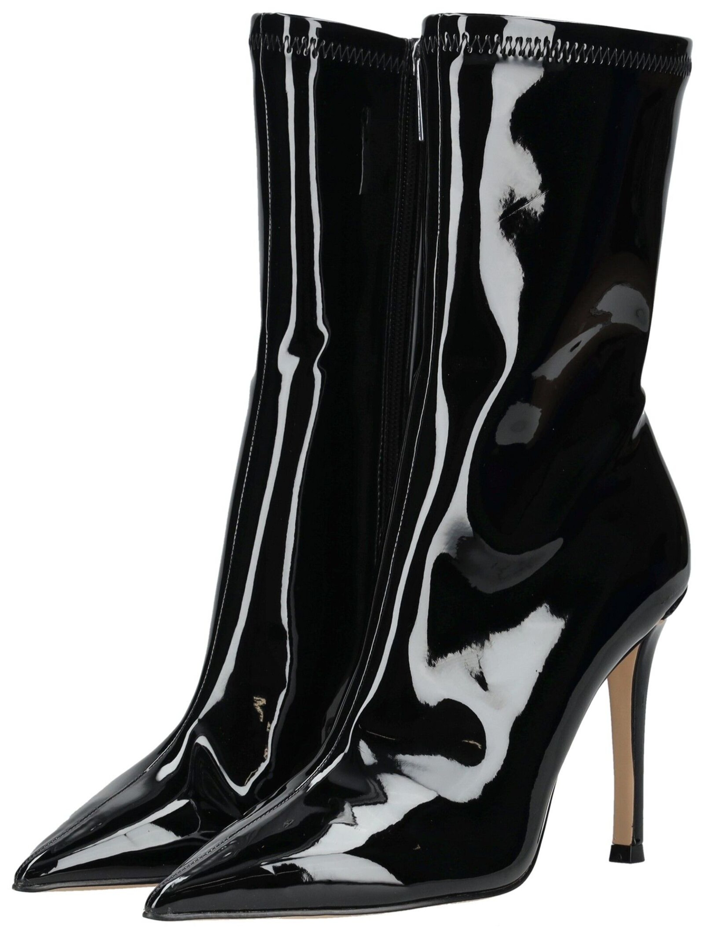 STEVE MADDEN Bootie in Black