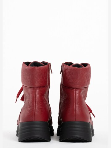 VITAFORM Lace-Up Boots in Red