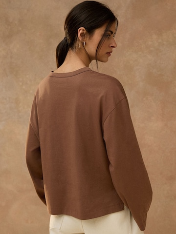 Next - Camiseta en marrón