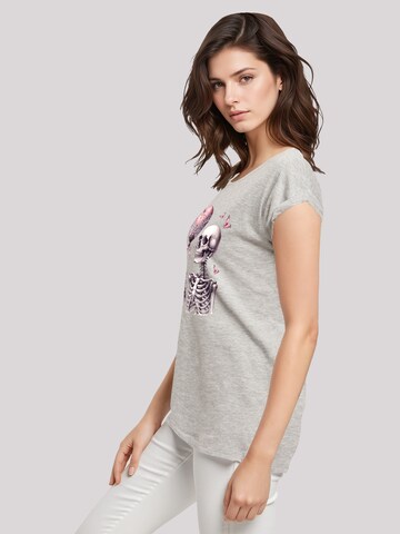 T-shirt 'Skelett hält Herzballon' F4NT4STIC en gris