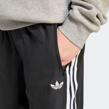 ADIDAS ORIGINALS - Loosefit Pantalón en negro