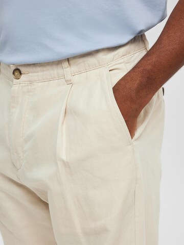 SELECTED HOMME Regular Pleat-Front Pants 'Jones' in Beige