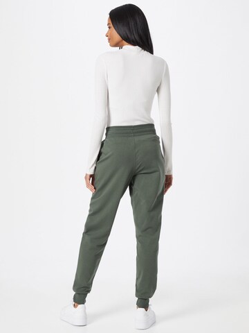 ABOUT YOU Tapered Sweathose 'Teena' in Grün