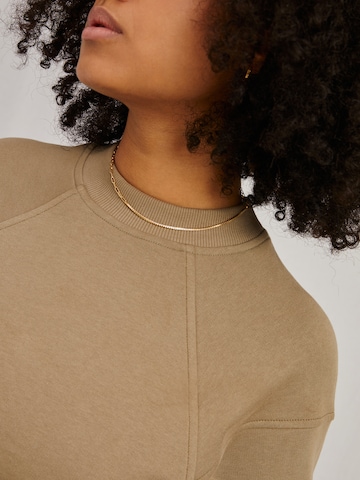 A LOT LESS Sweatshirt 'Kate' (GOTS) in Beige