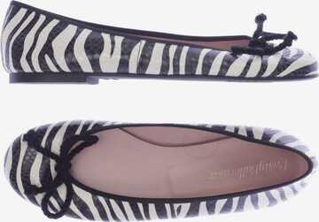 PRETTY BALLERINAS Flats & Loafers in 38 in Black: front