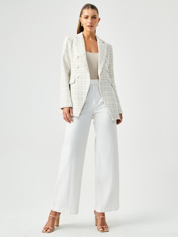 Willa Блейзер 'Bonnie' в Белый