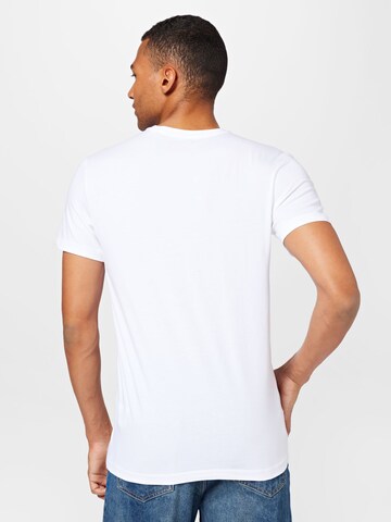 GUESS T-Shirt 'Caleb Hero' in Weiß