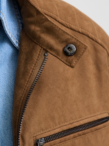 JACK & JONES Демисезонная куртка 'JJEDYLAN' в Коричневый