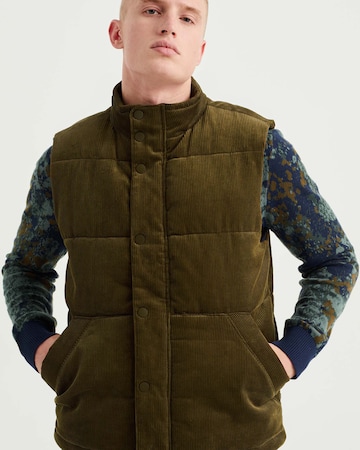 WE Fashion Vest in Green: front