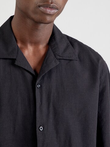 Coupe regular Chemise 'SLHBOXY-SUN' SELECTED en noir