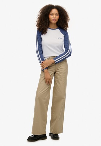 T-shirt 'Essential' Superdry en blanc