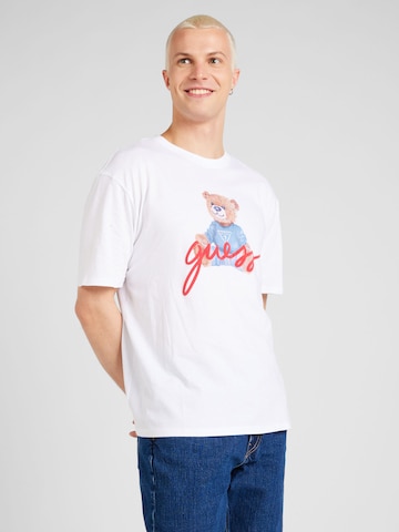 Tricou de la GUESS pe alb: față