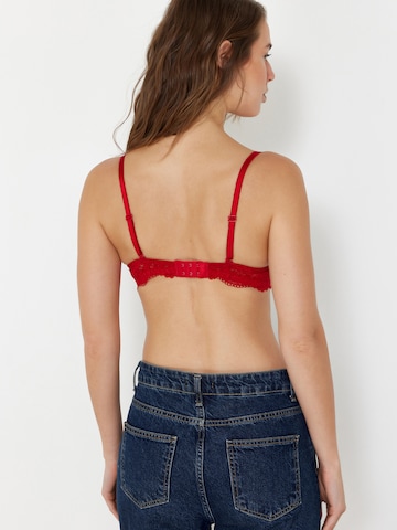 T-shirt Reggiseno di Trendyol in rosso