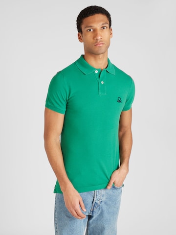 UNITED COLORS OF BENETTON Тениска в зелено: отпред