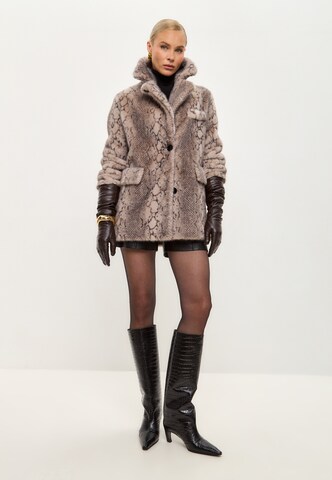 Manteau d’hiver CESARE GASPARI en gris
