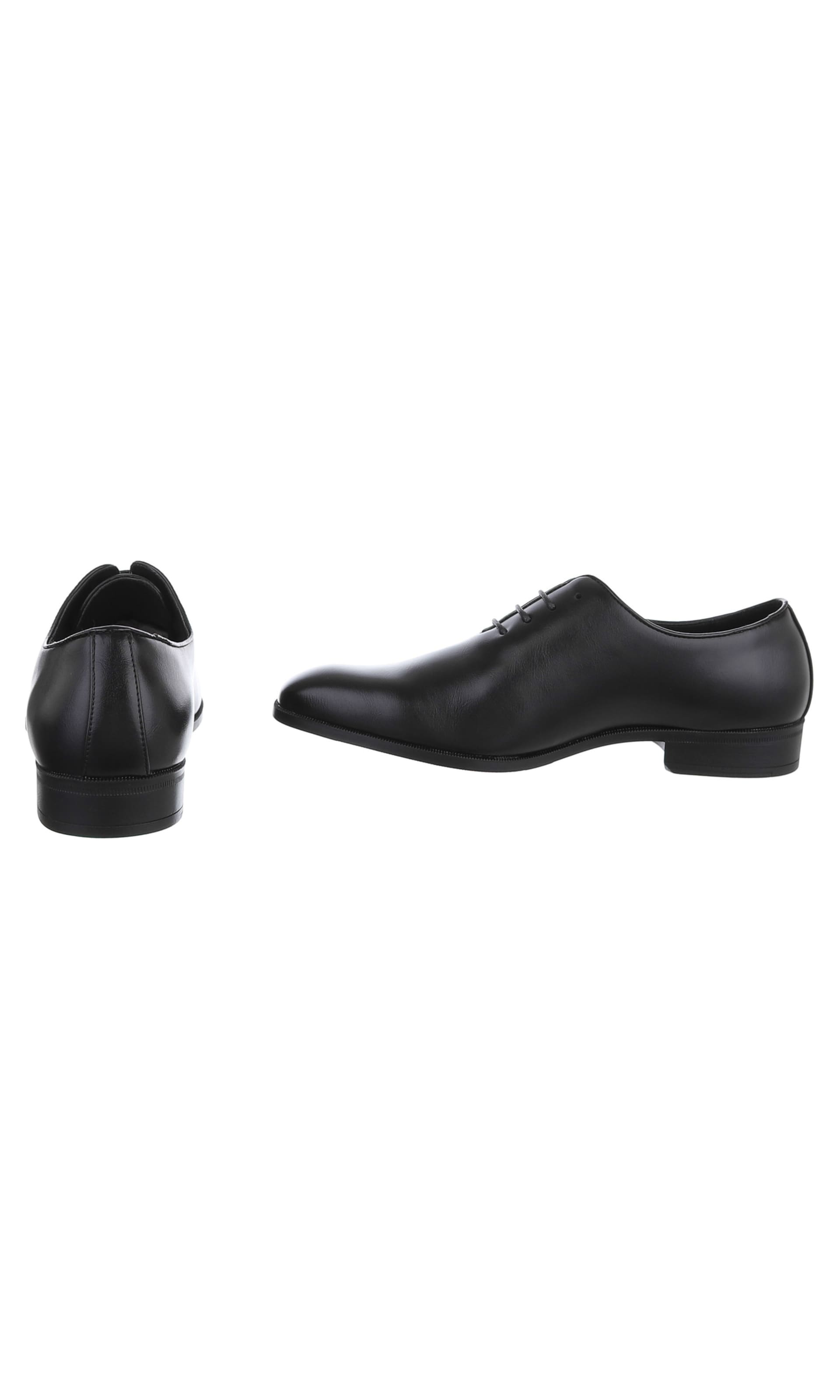 CoolWalk Lace-Up Shoes in Black