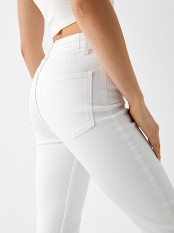 évasé Jean Bershka en blanc